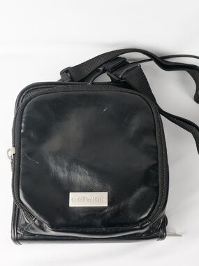 CD Projects Carrying Bag for CD Player and Discs, Shiny Leather-Look Vinyl Cover